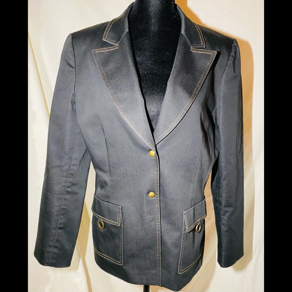 Tahari black snap women’s classic black blazer